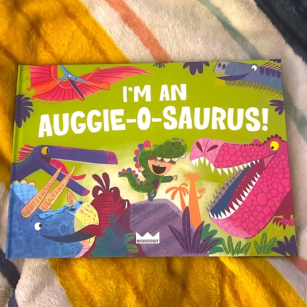 WONDERBLY CUSTOMIZED PERSONAL DINOSAUR KID’S BOOK FOR AUGUST/AUGGIE